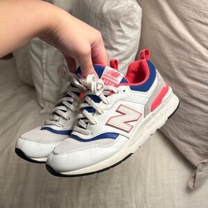 New Balance White and Blue Sneakers with Red Accents
